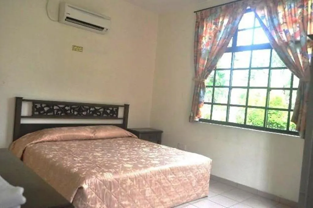 Safira Country Club Villa Butterworth